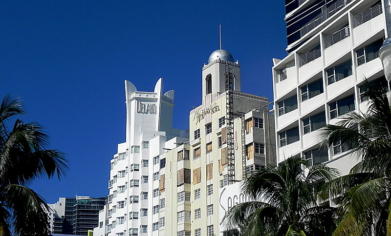 800px-Delano_Hotel_-_Miami